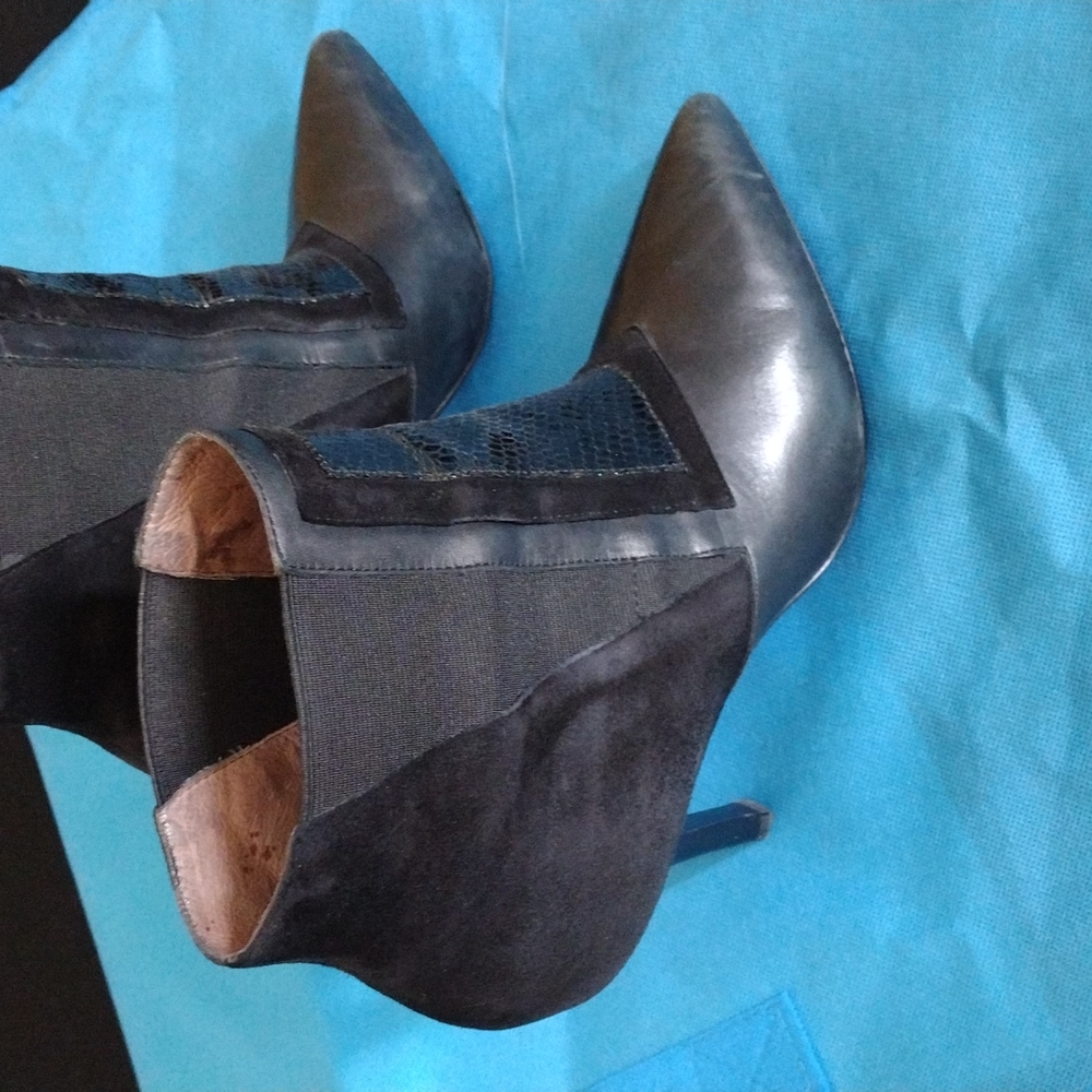 Donald J. Pliner mixed media boots Leather, suede and snakeskin Great condition